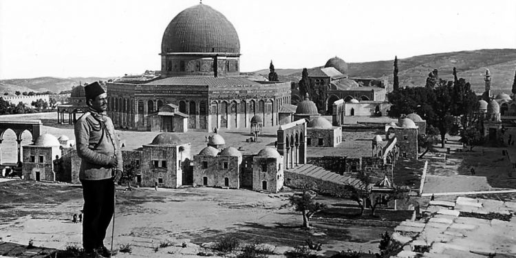 Bagaimana Tokoh Zionis Gagal Meyakinkan Khalifah Utsmani untuk Menjual Palestina