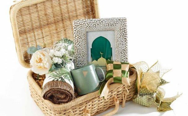 Sikap Muslim Ketika Menerima Hampers Lebaran