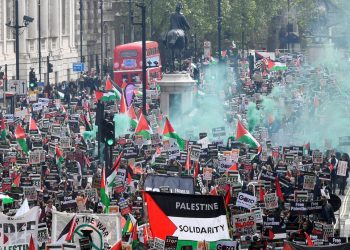 Puluhan Ribu Orang Hadiri Pawai Pro Palestina Terbesar dalam Sejarah Inggris