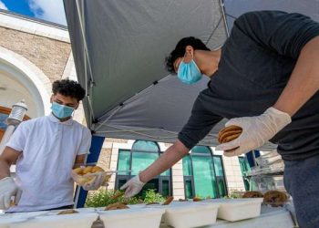 Relawan Muslim AS Beri Makan Ratusan Orang pada 'National Muslim Soup Kitchen Day'