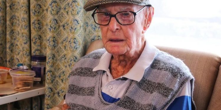 Pria Tertua Australia Rekomendasikan Makan Otak Ayam Supaya Berumur Panjang