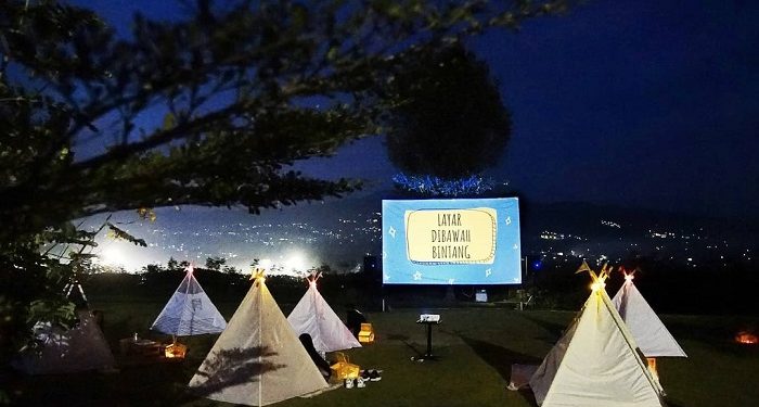 Tenda di Bawah Bintang, Rekomendasi Tempat Nonton Kekinian