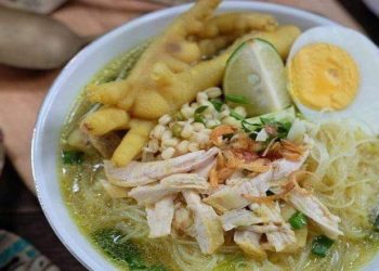 Segarkan Hari Ini dengan Soto Ayam Ceker Enak