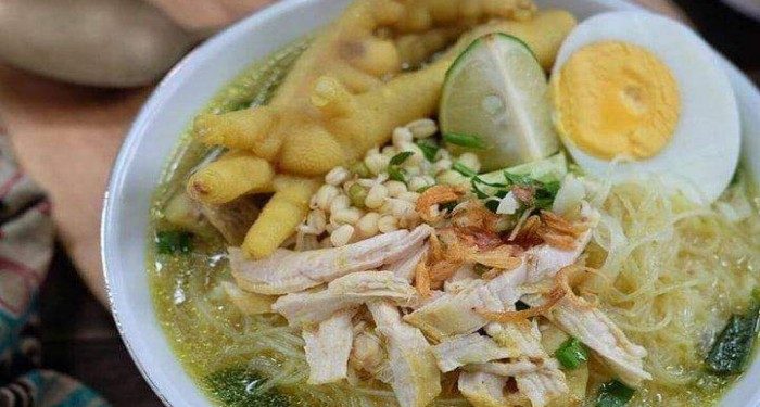 Segarkan Hari Ini dengan Soto Ayam Ceker Enak
