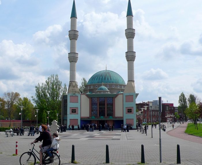 Terjemahan dan Isi Kandungan Hadis Kedua Arbain An Nawawiyah