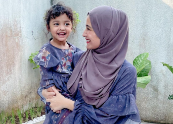 Tren Ruffles di Bagian Lengan Mempercantik Busana Muslimah