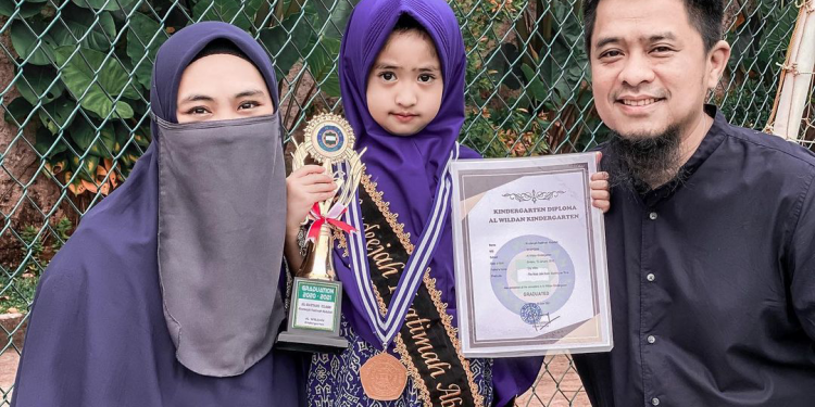 Cerita Wisuda Khadeejah, Putri Kedua OSD