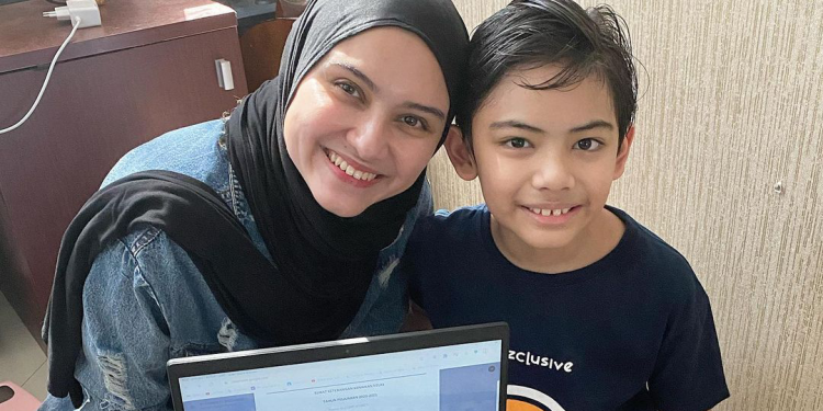 Cerita Zee Zee tentang Hasil Belajar Khaleev