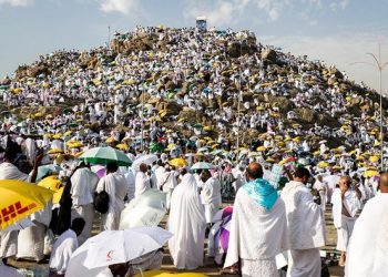 Saudi Izinkan Wanita Daftar Haji Tanpa Mahram