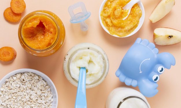 Pemberian Makanan Padat Pertama pada Bayi