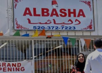 Sajikan Makanan Halal & Kosher, Pasangan Muslim Ini Ciptakan Persatuan