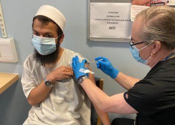 Masjid Blackburn Desak Jamaahnya Lakukan Vaksinasi