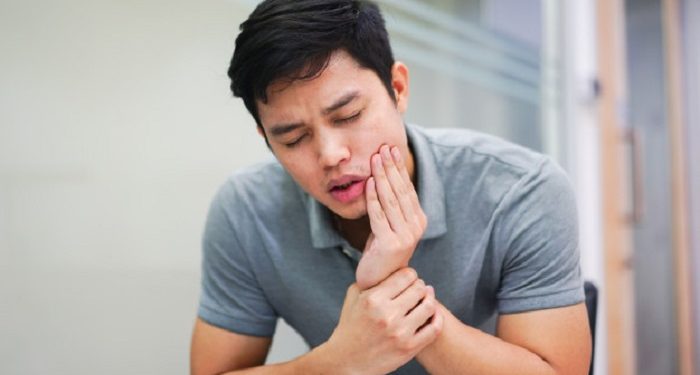 Penyebab mulut terasa pahit saat sakit