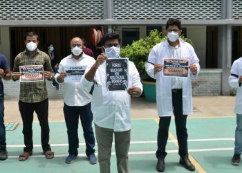 Dokter India di Garis Depan Perang Melawan Covid Khawatir dengan Nyawa Mereka