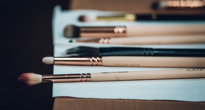 Menyiasati Kelopak Mata Kecil dengan make up