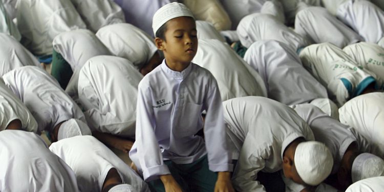 Yang Kita Pikirkan Saat Shalat