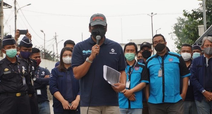 Dirut Transjakarta Didampingi Empat Serikat Pekerja Berdialog dengan Pengunjuk Rasa