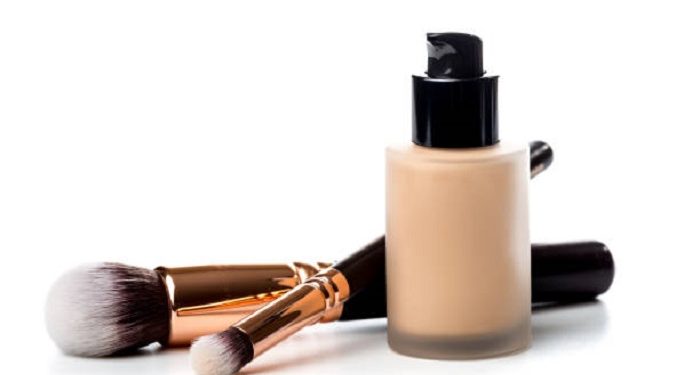 3 Tips Memilih Foundation Sesuai Warna Kulit