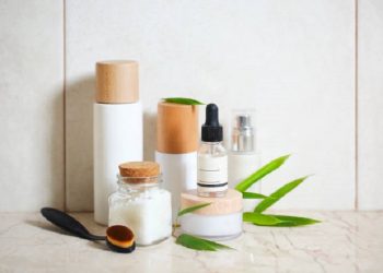 5 Rekomendasi Produk yang Aman untuk Eksfoliasi Kulit Kering