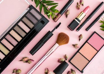 10 Tips Make up untuk Kulit Berminyak Agar Tahan Lama