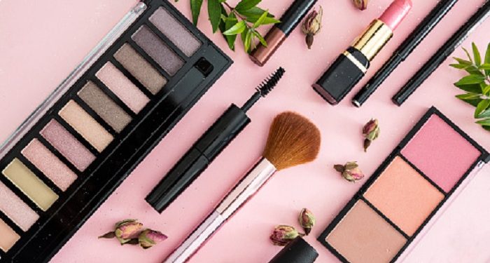 10 Tips Make up untuk Kulit Berminyak Agar Tahan Lama