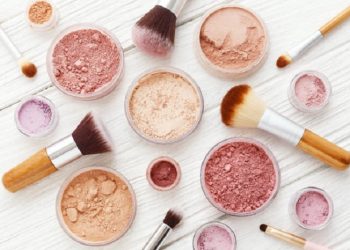 Ketahui Bahaya di Balik Make Up Share in Jar