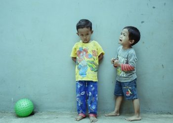 4 Kiat Memuji dan Menegur Anak yang Efektif