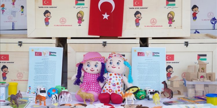 Turki Kirim 1.000 Kotak Mainan Edukasi untuk Anak-anak Palestina
