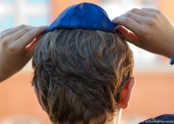 Remaja Yahudi di AS Berikan Uang Gajinya untuk Bantu Keluarga di Gaza