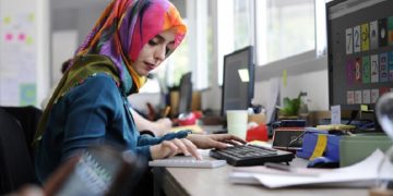 Suami Tidak Memperbolehkan Istri Bekerja Karena Tidak Mau Istri Kelelahan