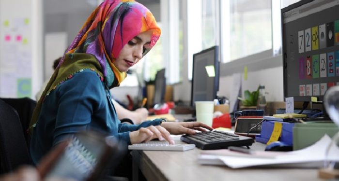 Suami Tidak Memperbolehkan Istri Bekerja Karena Tidak Mau Istri Kelelahan
