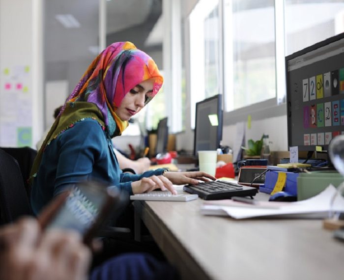 Suami Tidak Memperbolehkan Istri Bekerja Karena Tidak Mau Istri Kelelahan