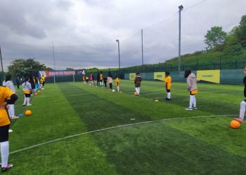 London Barat Miliki Tim Sepak Bola Pertama untuk Gadis Muslim