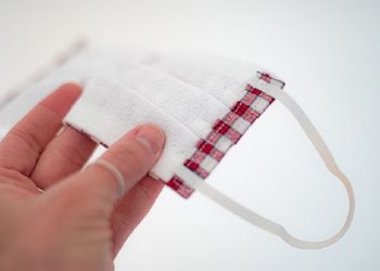 Jangan Pakai Masker Kain, Kecuali Dilapisi Masker Medis