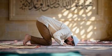 Ustaz Jelaskan Momen-Momen Utama untuk Berdoa pada Waktu Shalat