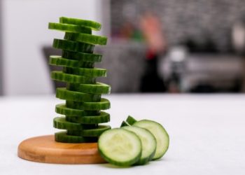 Obati Jerawat di Wajah dengan Dua Bahan Dapur Ini