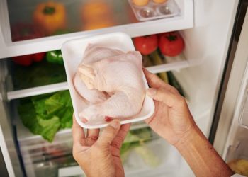 Agar Tetap Segar, Ini Rahasia Menyimpan Daging Ayam