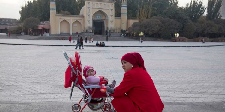 Kebijakan China Dapat Mencegah Jutaan Kelahiran Muslim Uighur di Xinjiang