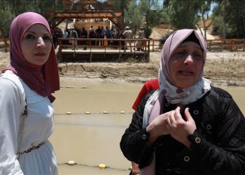 Wanita Palestina Bersatu Kembali dengan Keluarganya Setelah 24 Tahun