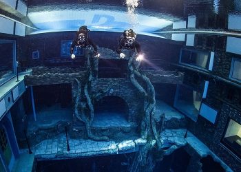 Dubai Buka Kolam Renang Terdalam di Dunia