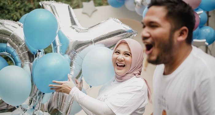 Kesha Ratuliu Umumkan Jenis Kelamin Anak Pertamanya