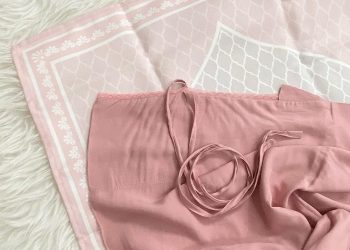 4 Jenis Bahan Mukena Terbaik dan Paling Nyaman