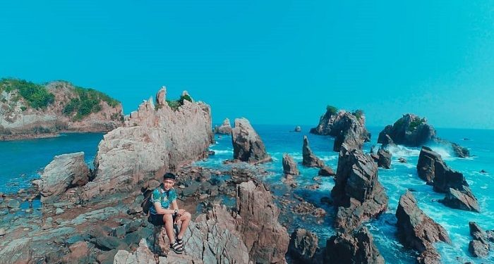 Keunikan Pantai Gigi Hiu Lampung yang Eksotis
