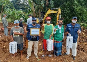 Dukung Petugas Pemakaman Covid-19, LAZ Al Azhar dan Kitabisa.com Kirimkan Makanan Siap Saji