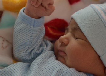 Pola Tidur Bayi Sesuai Usia