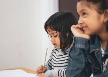Stimulasi Perkembangan Otak Si Kecil