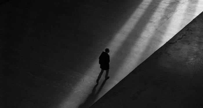 Kisah Ali bin Abi Thalib Berjalan di Belakang Lansia Nasrani