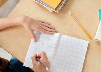 Pertimbangan Menyekolahkan Anak di Sekolah Islam atau Umum