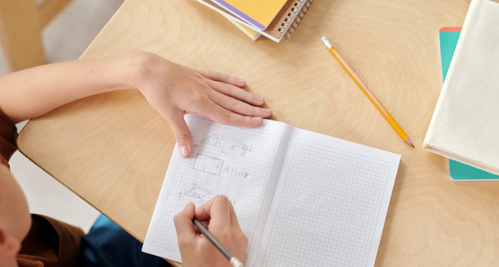 Pertimbangan Menyekolahkan Anak di Sekolah Islam atau Umum