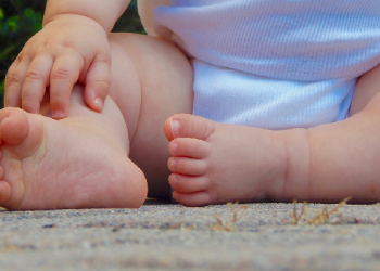 Perkembangan Bayi Pada Usia 9 Bulan